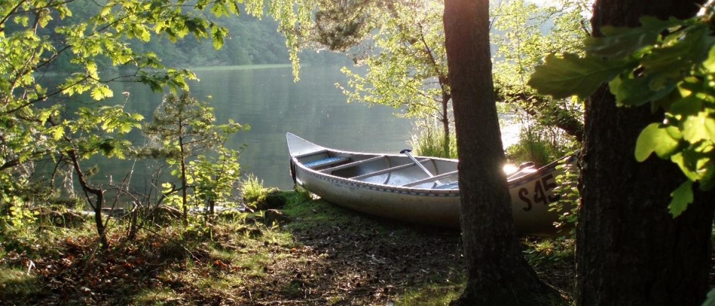 kanot i sjö